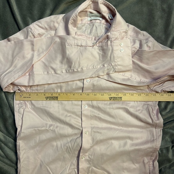 Calvin Klein slim fit non-iron button up shirt. Size 15-1/2.34/35 - Picture 6 of 6